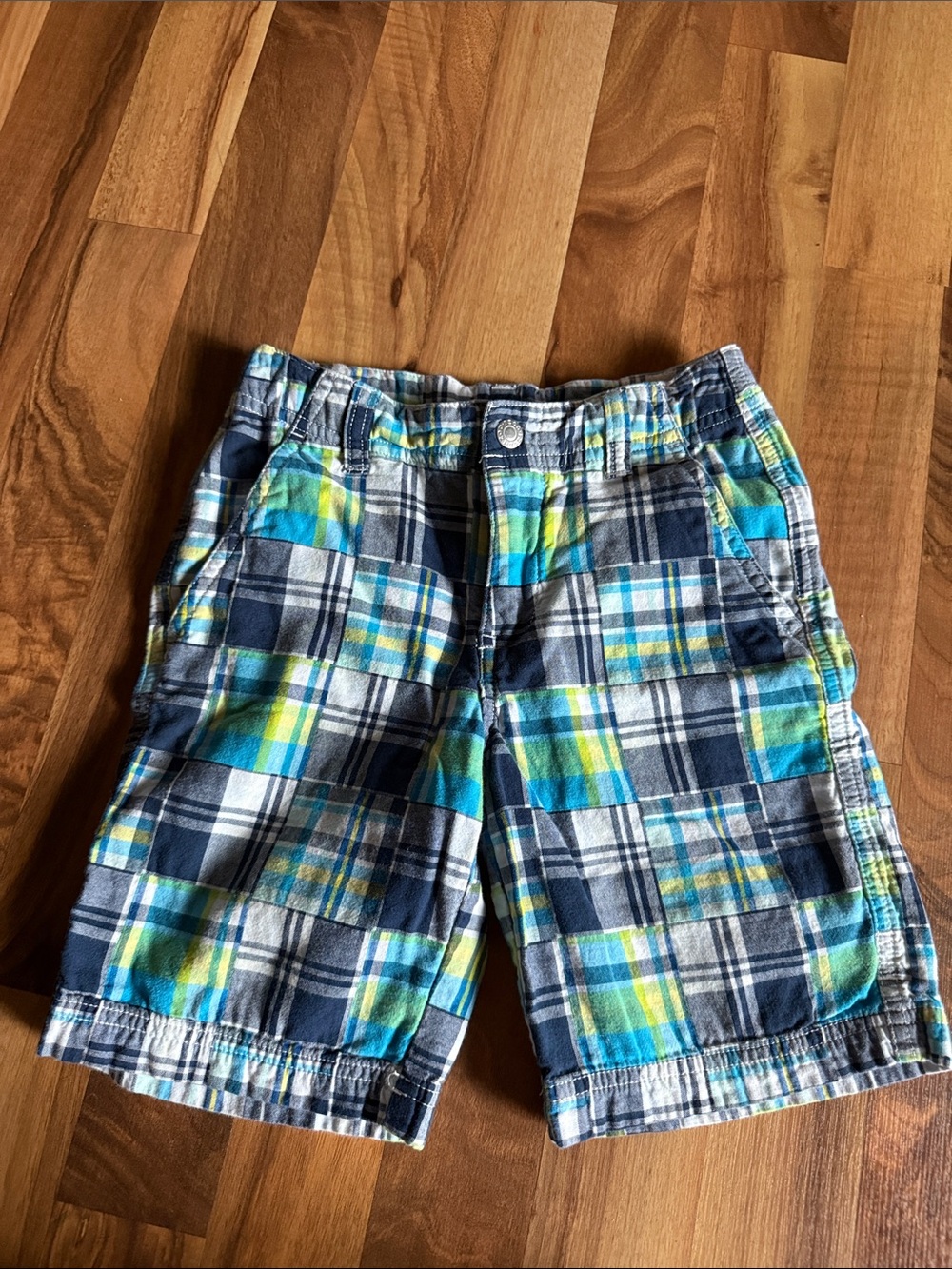 Izod Plaid Cargo Shorts in Navy, Blue and Green